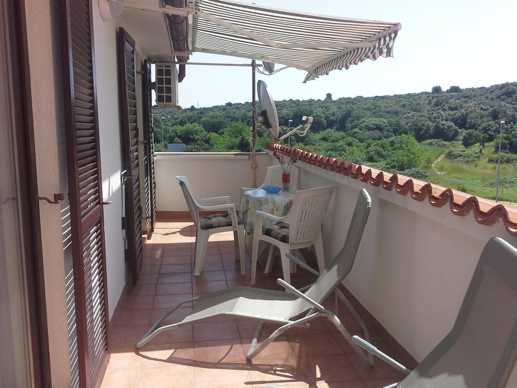 Apartments Liliana פולה מראה חיצוני תמונה