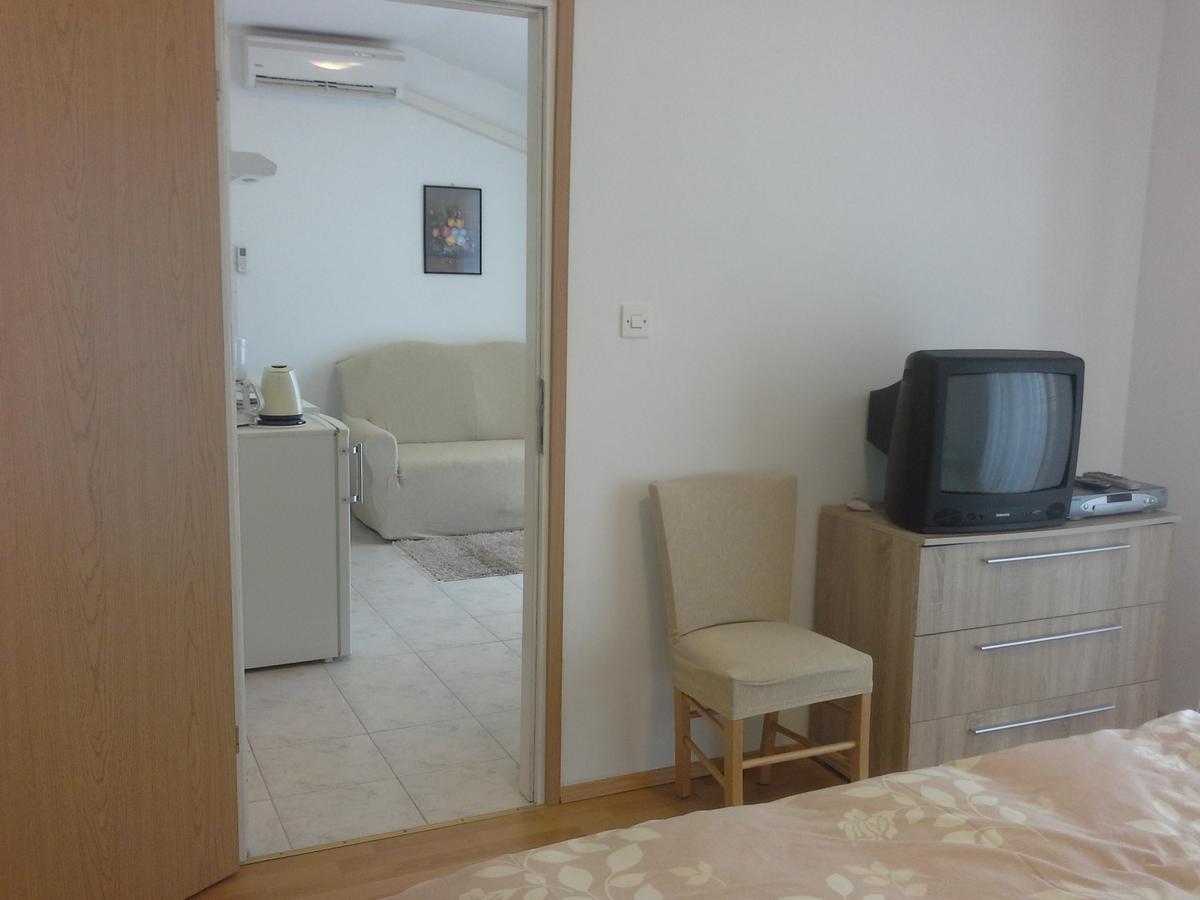 Apartments Liliana פולה מראה חיצוני תמונה